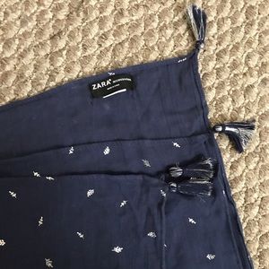 ZARA leaf motif scarf
